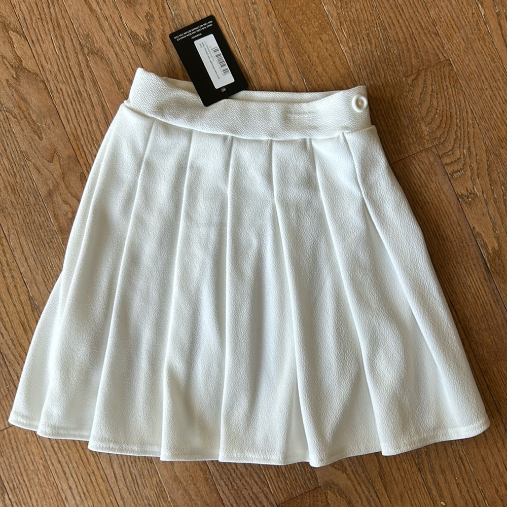 Pretty Little Thing skirt size 4